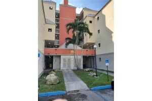 8235 Lake Dr 107 Doral, FL 33166 - MLS#A11983839