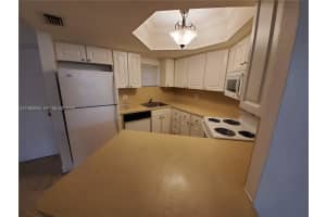 8235 Lake Dr 107 Doral, FL 33166 - MLS#A11983839