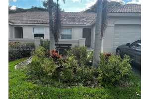 1611 Zenith Way, Weston