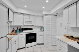 1111 Crandon Blvd C504 Key Biscayne, FL 33149 - MLS#A11983884