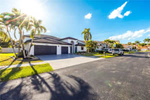 930 Nw 197th Ave Pembroke Pines, FL 33029 - MLS#A11983906