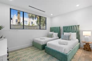 325 Sw 16th St B Fort Lauderdale, FL 33315 - MLS#A11983935