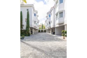 261 Navarre Ave B-1 Coral Gables, FL 33134 - MLS#A11984266