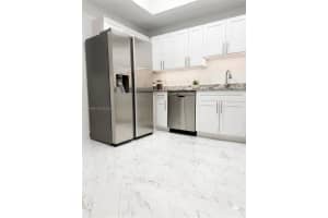 2801 Riverside Dr , Coral Springs, FL 33065 - MLS#A11984290