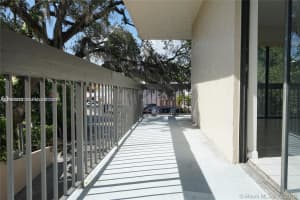 5201 Orduna Dr 12 Coral Gables, FL 33146 - MLS#A11984315