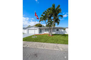 6527 Nw 2nd St Margate, FL 33063 - MLS#A11984352