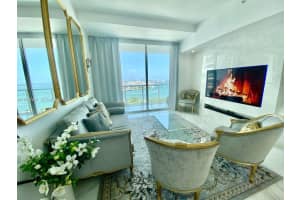 253 Ne 2nd St 2703 Miami, FL 33132 - MLS#A11984356