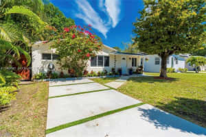 222 Sw 7th St Dania Beach, FL 33004 - MLS#A11984361