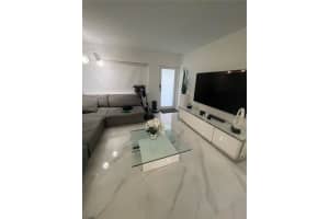 926 Michigan Ave 3 Miami Beach, FL 33139 - MLS#A11984378
