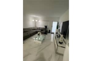 926 Michigan Ave 3 Miami Beach, FL 33139 - MLS#A11984378