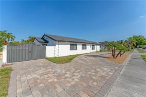 2401 Sw 132nd Ave Miami, FL 33175 - MLS#A11984414