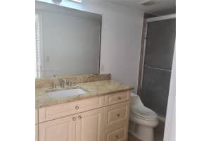 8245 Lake Dr 406 Doral, FL 33166 - MLS#A11984463