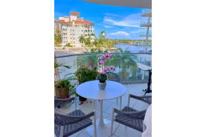 19707 Turnberry Way 5a, Aventura