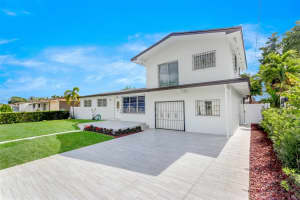 980 W 45th Pl Whole House Hialeah, FL 33012 - MLS#A11984485