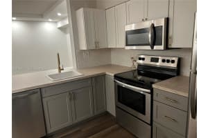 3001 N Oakland Forest Dr 104 Oakland Park, FL 33309 - MLS#A11984517