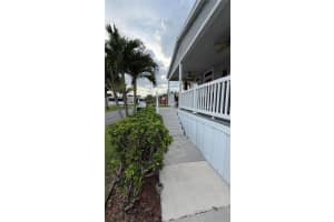 4219 Royal Manor Blvd House Boynton Beach, FL 33436 - MLS#A11984519