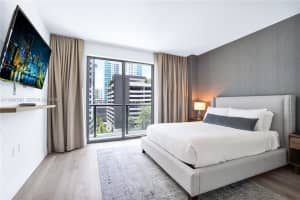 229 Sw 9th St 404, Miami