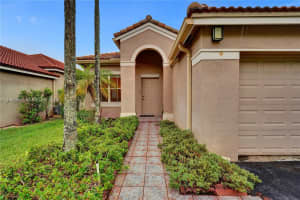 930 Bluewood Ter Weston, FL 33327 - MLS#A11984541