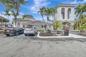 7160 NW 179th St APT 211, Hialeah, FL 33015, - MLS#A11984760