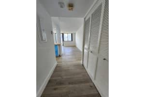 520 Brickell Key Dr , Miami, FL 33131 - MLS#A11984777