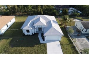 3005 52nd St W Lehigh Acres, FL 33971 - MLS#A11984793
