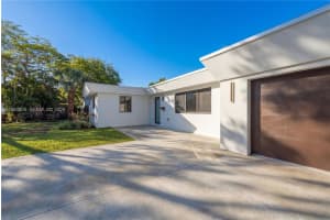 10910 9th Court, Biscayne Park, FL 33161 - MLS#A11984805