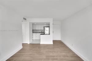 4335 NW S Tamiami Canal Dr #304, Miami, FL 33126, - MLS#A11984862