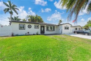 5730 Sw 55th St, Davie