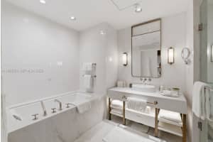 525 Fort Lauderdale Beach Blvd , Fort Lauderdale, FL 33304 - MLS#A11985029