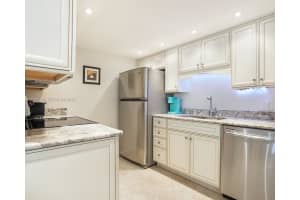 614 Executive Center Dr 102 West Palm Beach, FL 33401 - MLS#A11985056