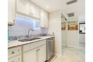 614 Executive Center Dr 102 West Palm Beach, FL 33401 - MLS#A11985056