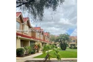 18328 Nw 68th Ave I, Hialeah