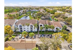 2600 S University Dr 303, Davie