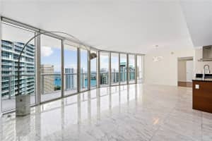 495 Brickell Ave 3904, Miami