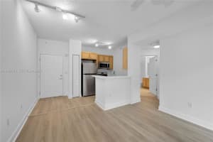 6001 70 Street , South Miami, FL 33143 - MLS#A11985143