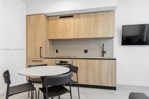 121 Ne 5th St 3711 Miami, FL 33132 - MLS#A11985214