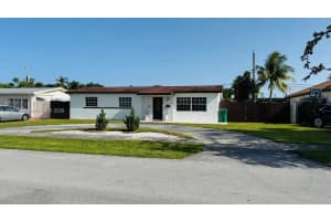 9770 Sw 13th Ter Miami, FL 33174 - MLS#A11985235