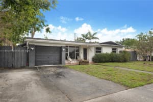 7101 Taylor St Hollywood, FL 33024 - MLS#A11985251