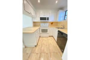 8290 Lake Dr 449 Doral, FL 33166 - MLS#A11985299