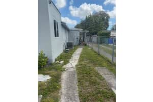 1637 Nw 31st Ave . Miami, FL 33125 - MLS#A11985398