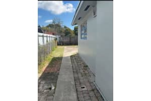 1637 Nw 31st Ave . Miami, FL 33125 - MLS#A11985398