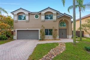 2590 N Rampart Way N, Cooper City