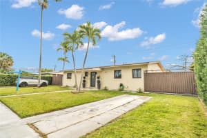 8818 Sw 16th St, Miami