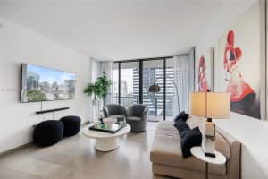 88 SW 7th St Apartment 1010, Miami, FL 33130, - MLS#A11985531