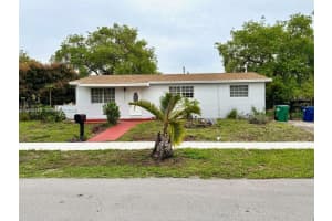 2251 Nw 180th Ter, Miami Gardens