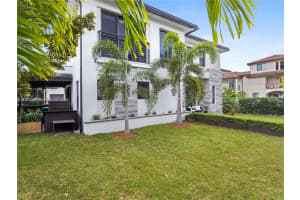 8281 Nw 48th Ter Doral, FL 33166 - MLS#A11985629