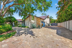 8263 Sw 160th St Palmetto Bay, FL 33157 - MLS#A11985651