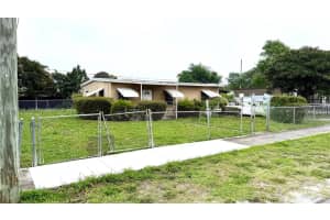 2455 Nw 158th St, Miami Gardens