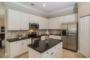 1633 Victoria Pointe Ln Weston, FL 33327 - MLS#A11985797