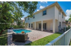 1633 Victoria Pointe Ln Weston, FL 33327 - MLS#A11985797